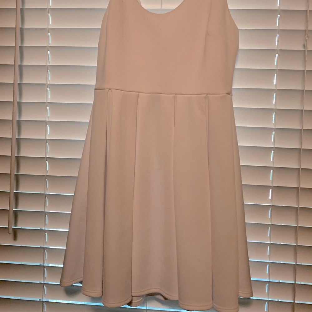 White rehearsal dinner, dance dress
